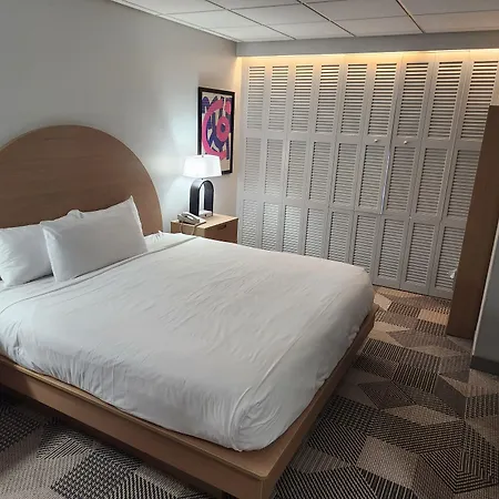 Miami International Airport Hotel-2
