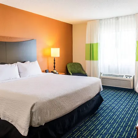 Fairfield Inn & Suites Canton-3
