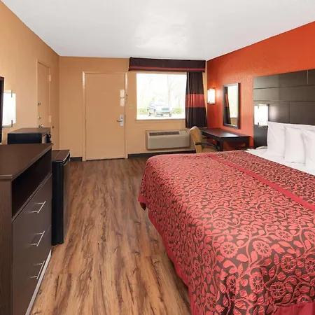 Days Inn By Wyndham Tupelo-2