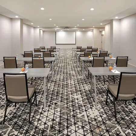 Embassy Suites By Hilton Atlanta Perimeter Center-3