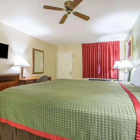 Rodeway Inn Delano-3