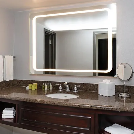 Doubletree By Hilton Newark Penn Station, Nj-3