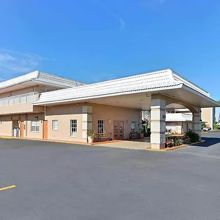 Travelodge By Wyndham Venice-3