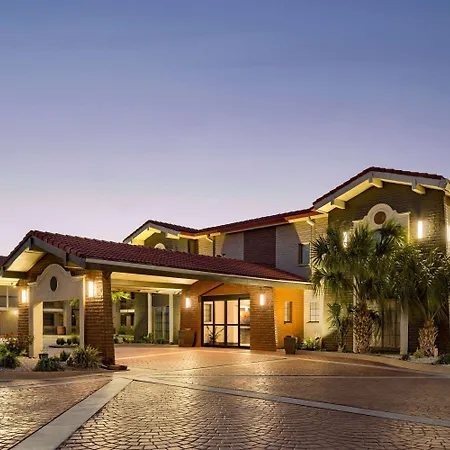 La Quinta Inn By Wyndham Victoria-3