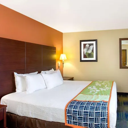 Days Inn By Wyndham Fremont-3
