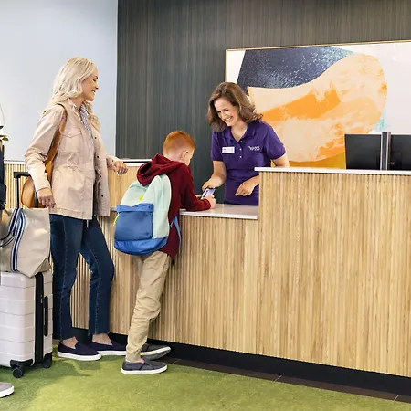 Spark By Hilton Tifton-2