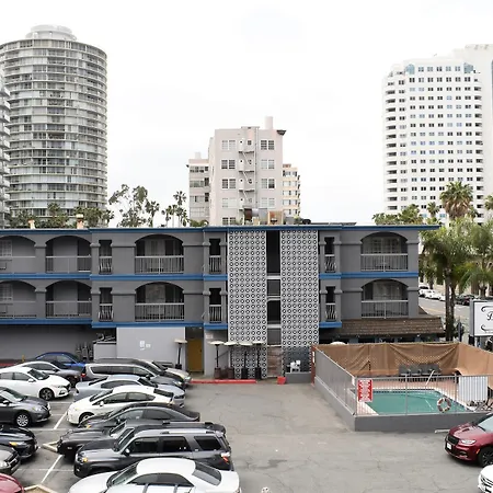 Travelodge By Wyndham Long Beach Convention Center-3