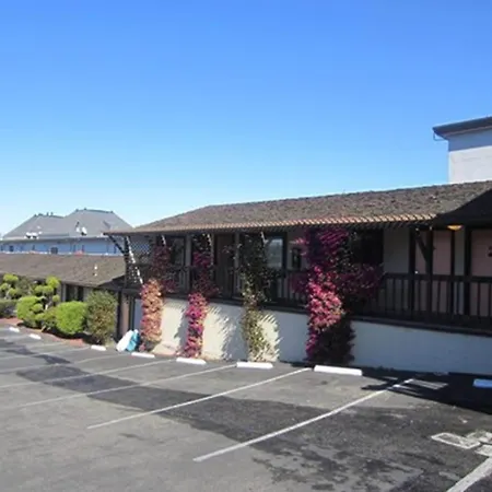 Monterey Fairgrounds Inn-2