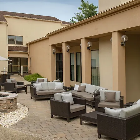 Courtyard By Marriott Rockville-3