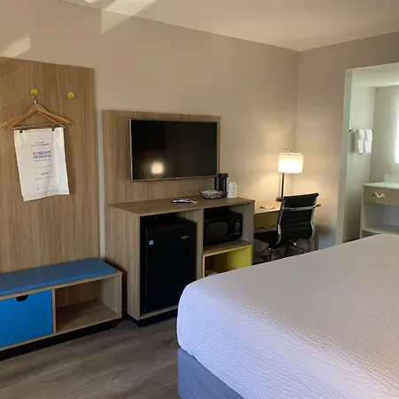 Days Inn By Wyndham Atlanta Stone Mountain-2