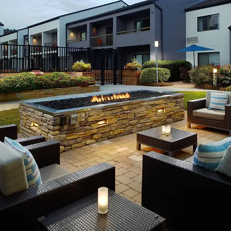 Courtyard By Marriott Raleigh Midtown-3