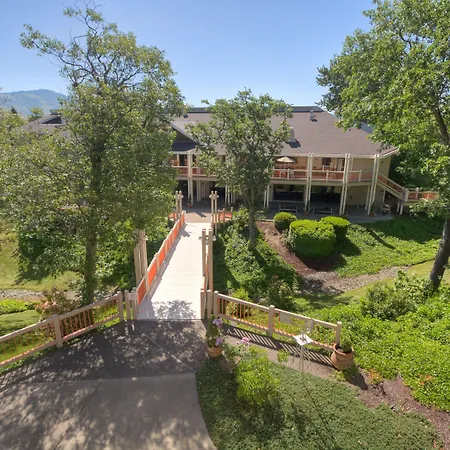 Ashland Hills Hotel & Suites-2