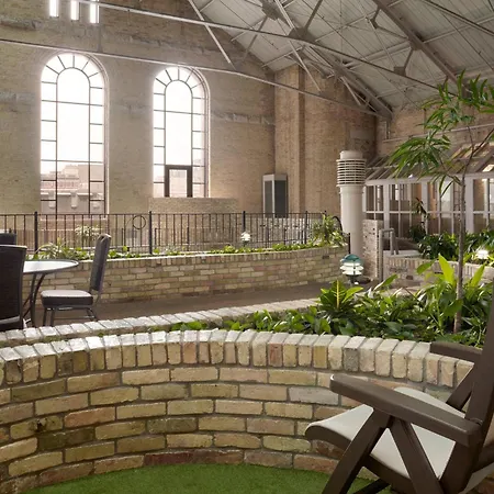 Delta Hotels By Marriott London Armouries-2