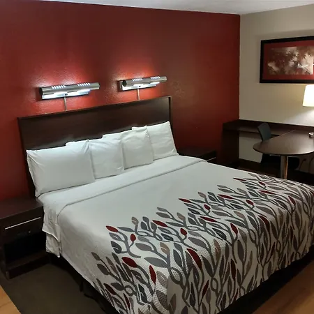Red Roof Inn Santa Ana-3
