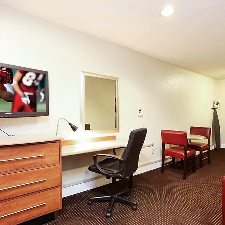 Red Roof Inn Santa Ana-2