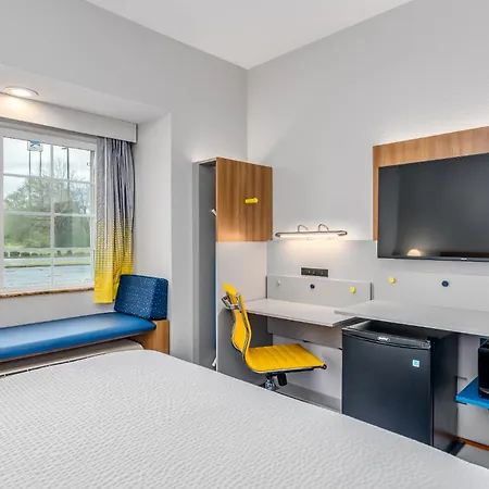 Microtel Inn & Suites By Wyndham Montgomery-3