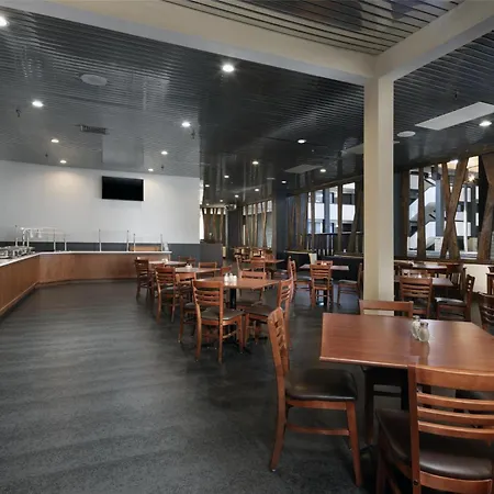 Doubletree By Hilton Manhattan, Ks-3