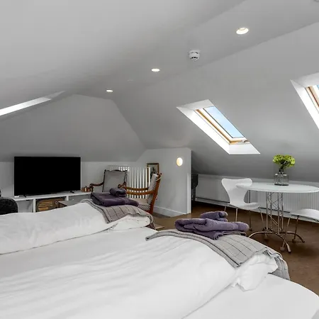 Freyja Guesthouse & Suites-2