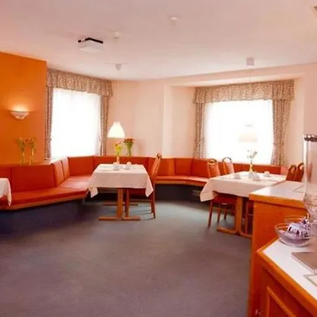 Hotel Blume Post-3