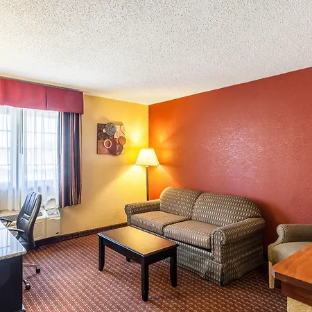 Quality Inn & Suites Lincoln South-3