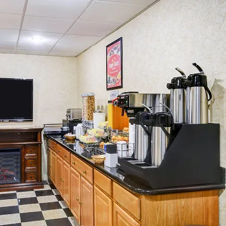 Econo Lodge Morgantown-2