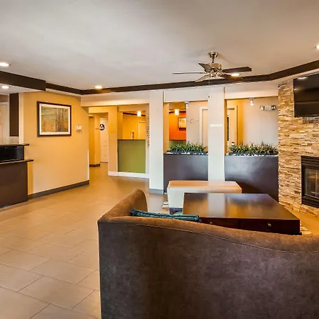 Best Western Plus Twin View Inn & Suites-3