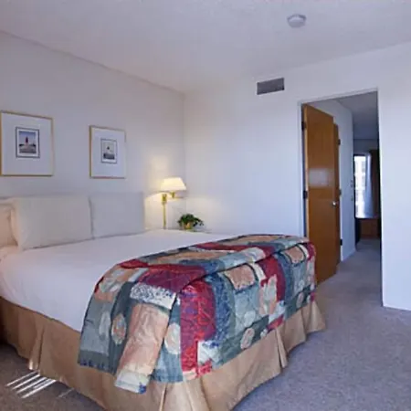Weathervane Terrace Inn And Suites-3
