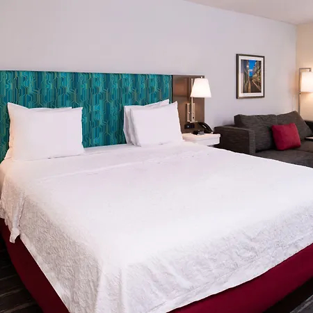Hampton Inn Greensboro Airport-3