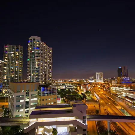 Comfort Inn & Suites Downtown Brickell-Port Of Miami-2
