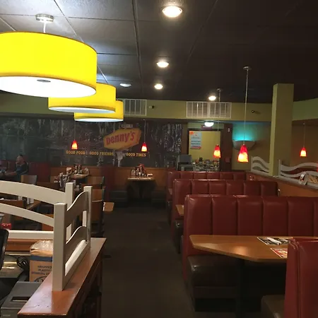 Days Inn By Wyndham Crystal River-2