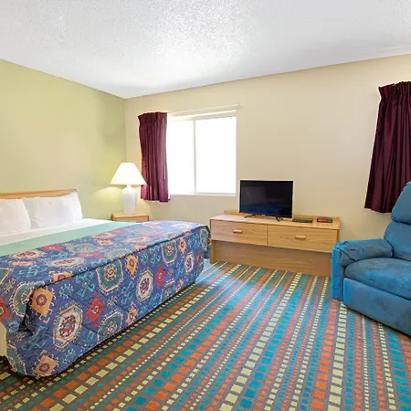 Super 8 By Wyndham Belen Nm-3