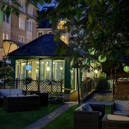 Norfolk Royale Hotel-3