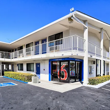 Super 8 By Wyndham Walnut Creek-3