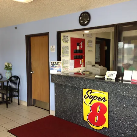 Super 8 By Wyndham New Castle-2