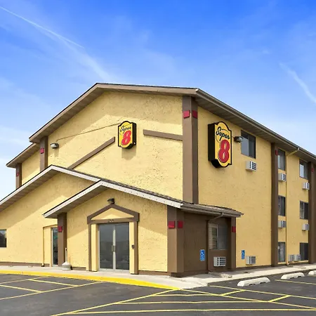 Super 8 By Wyndham Cedar Rapids-2