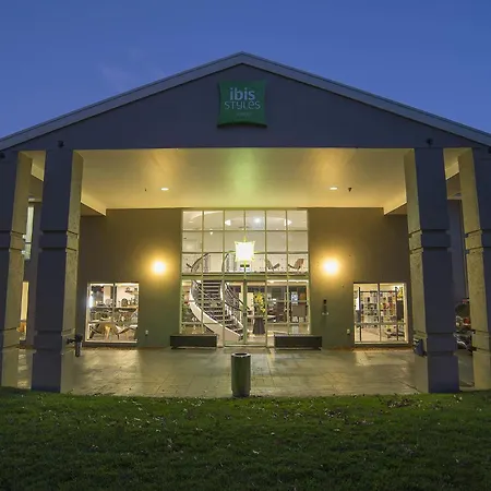 Ibis Styles Canberra-2