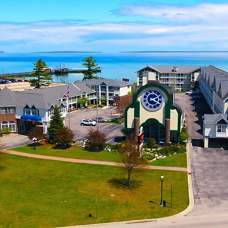 Clarion Hotel Mackinaw City Beachfront-2