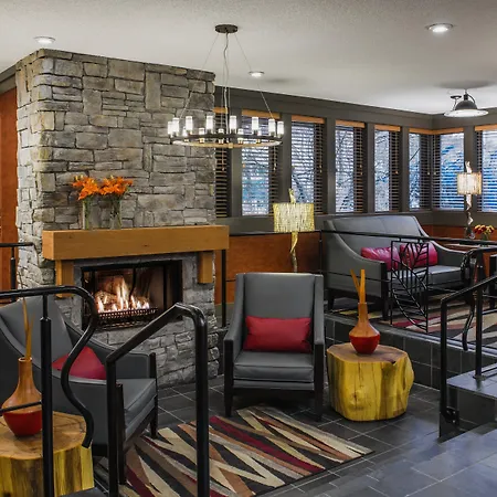 Whistler Village Inn&Suites-2