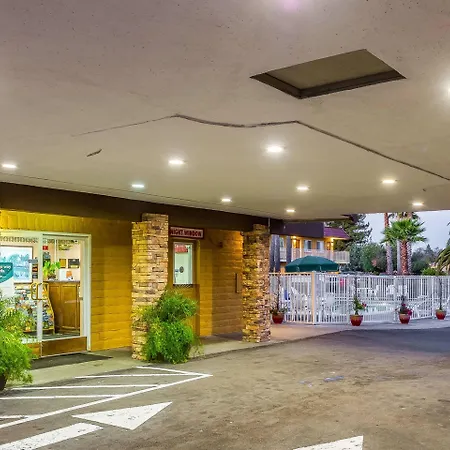Rodeway Inn Wine Country-2