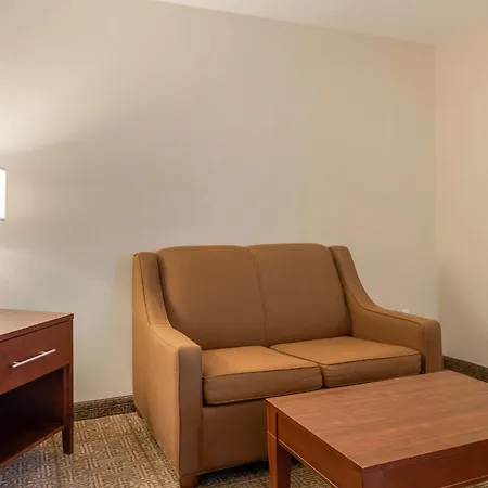 Comfort Inn Limon-3