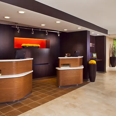 Spark By Hilton Birmingham Colonnade-2