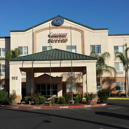 Comfort Suites Fresno River Park-3