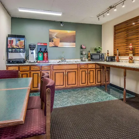 Rodeway Inn & Suites Dublin-2