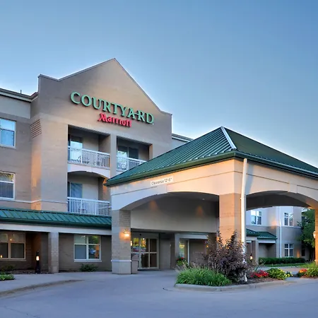 Courtyard Wausau-2