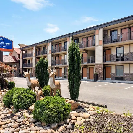 Howard Johnson By Wyndham Pigeon Forge-3
