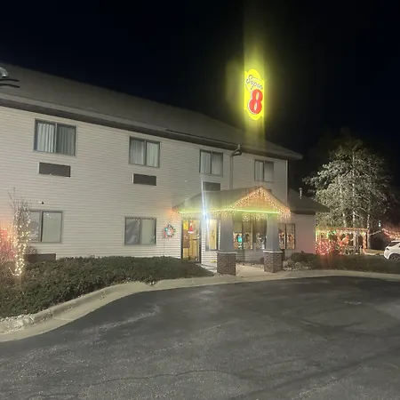 Super 8 By Wyndham Sparta-2