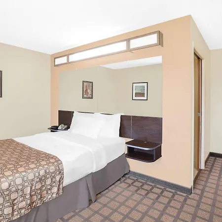 Microtel Inn & Suites By Wyndham Franklin-3