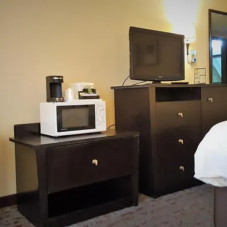 Baymont By Wyndham Belleville Airport Area Free Airport Shuttle-3