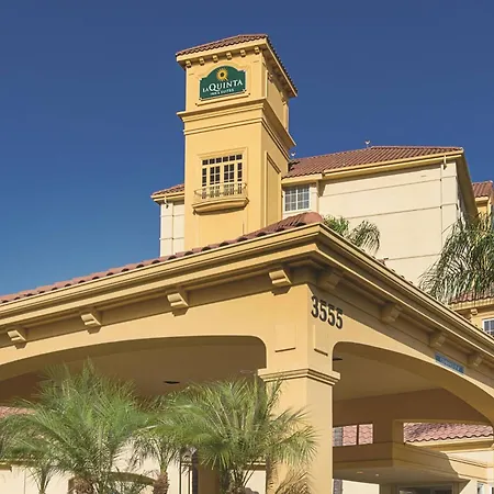 La Quinta Inn & Suites By Wyndham Ontario Airport-3