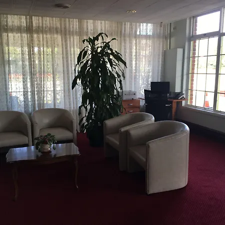 Town And Country Motel-2